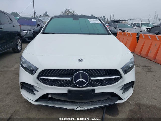 W1K3G4EB3NJ371977 Mercedes-Benz A 220