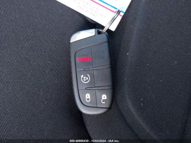 ZACCJABB9JPG86498 Jeep Renegade Latitude Fwd