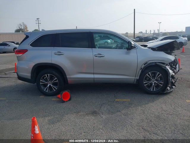 5TDZZRFH8JS277251 Toyota Highlander Le/le Plus