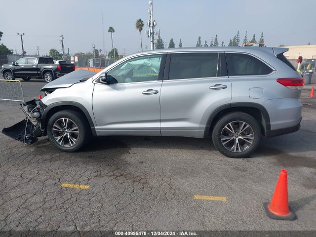 5TDZZRFH8JS277251 Toyota Highlander Le/le Plus