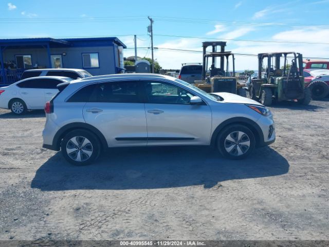 KNDCB3LC0M5475817 KIA NIRO LX