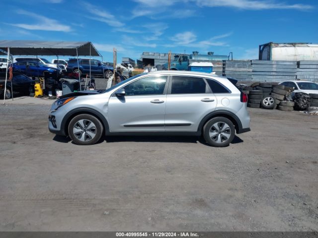 KNDCB3LC0M5475817 KIA NIRO LX