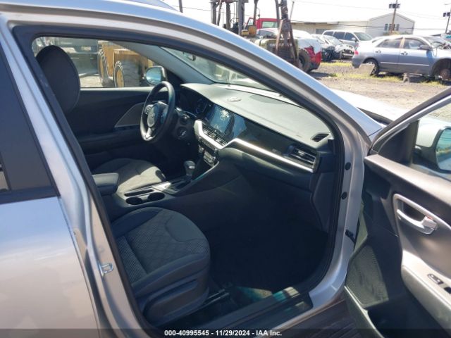 KNDCB3LC0M5475817 KIA NIRO LX