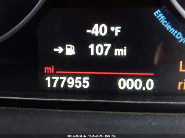 BMW 320i 2018 WBA8E1G59JNU88958 Image 15