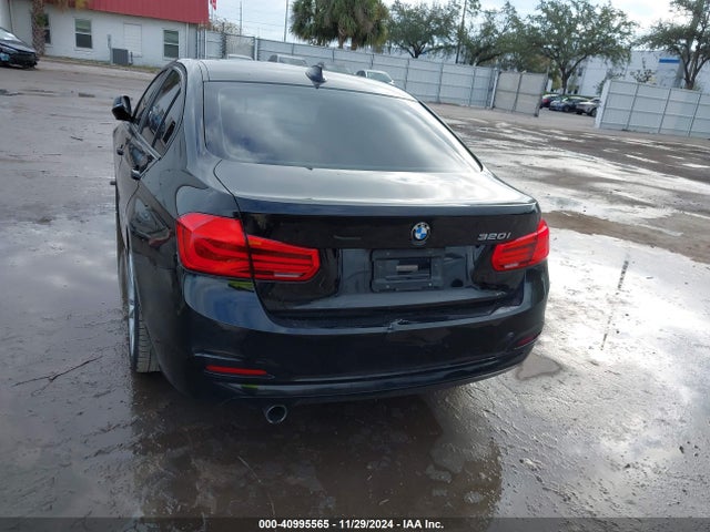 BMW 320i 2018 WBA8E1G59JNU88958 Image 16