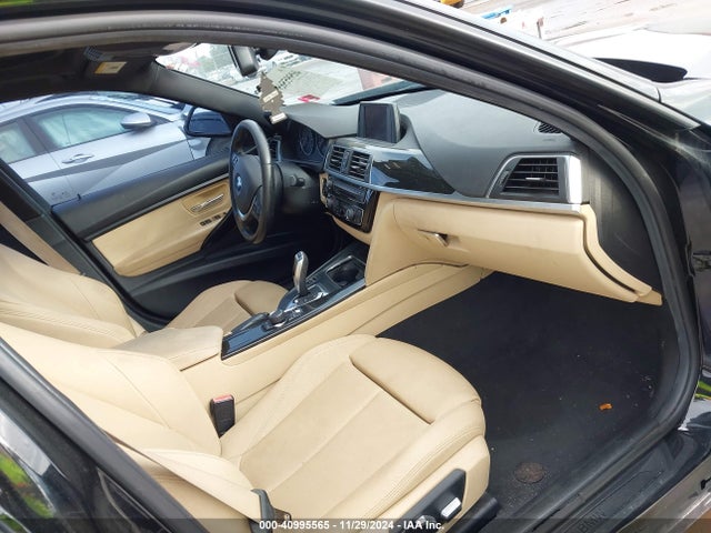 BMW 320i 2018 WBA8E1G59JNU88958 Image 5
