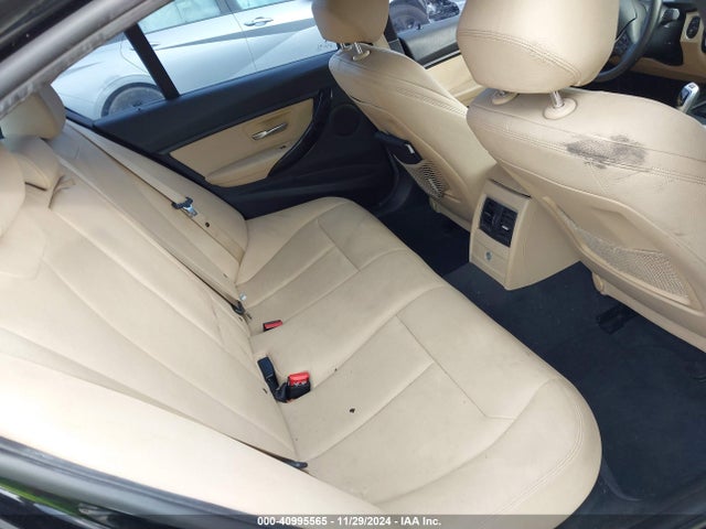 BMW 320i 2018 WBA8E1G59JNU88958 Image 8