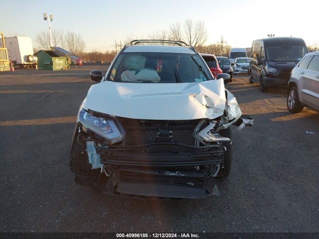 5N1AT2MV8JC727878 Nissan ROGUE SV