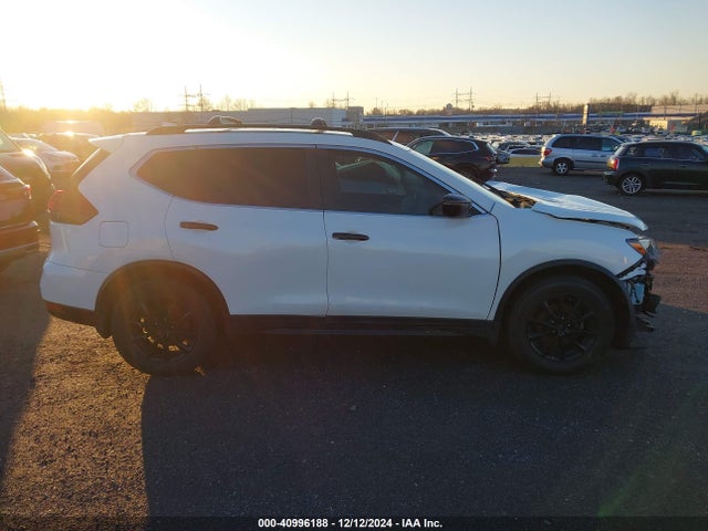 5N1AT2MV8JC727878 Nissan ROGUE SV