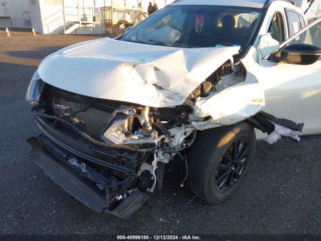 5N1AT2MV8JC727878 Nissan ROGUE SV