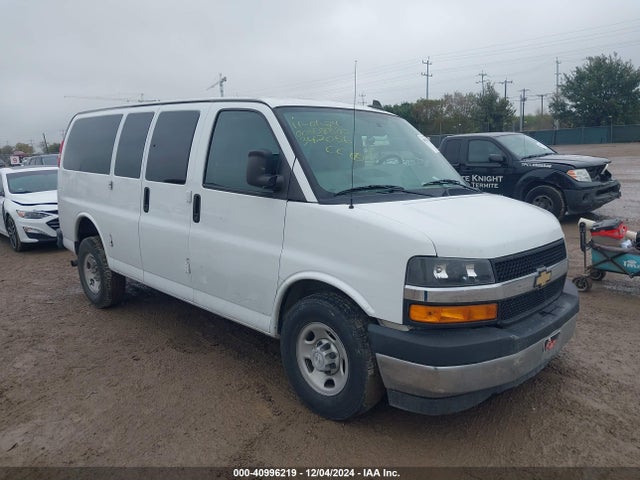 2018 1GAWGEFG9J1342056 main image