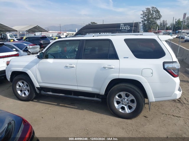 Toyota 4RUNNER SR5 2018 JTEBU5JR1J5529030 Image 14