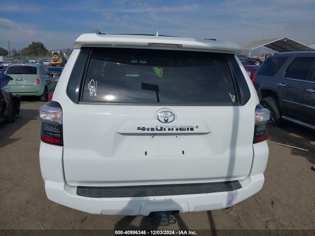Toyota 4RUNNER SR5 2018 JTEBU5JR1J5529030 Image 16
