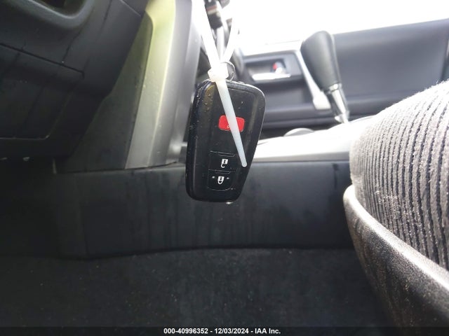Toyota 4RUNNER SR5 2022 JTEEU5JRXN5269746 Image 11