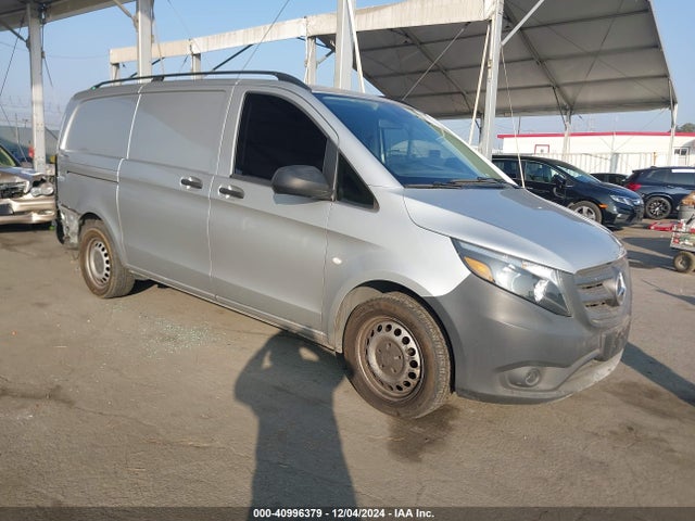 2018 WD3PG2EA9J3466172 main image