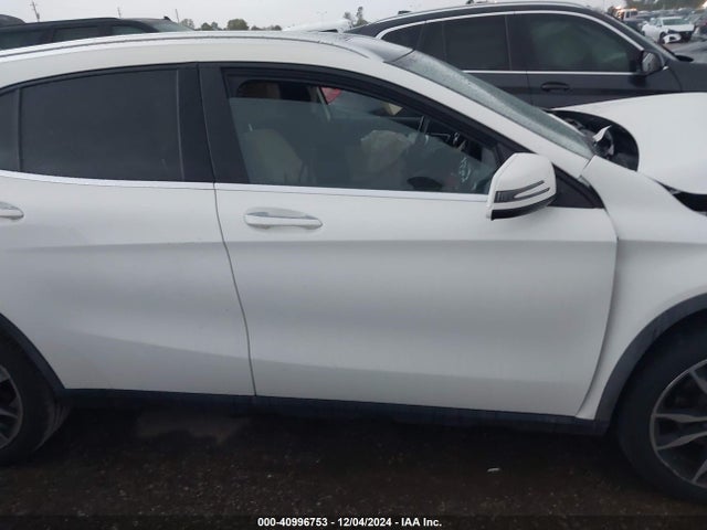 Mercedes-Benz GLA 250 2015 WDCTG4EB2FJ158931 Image 13