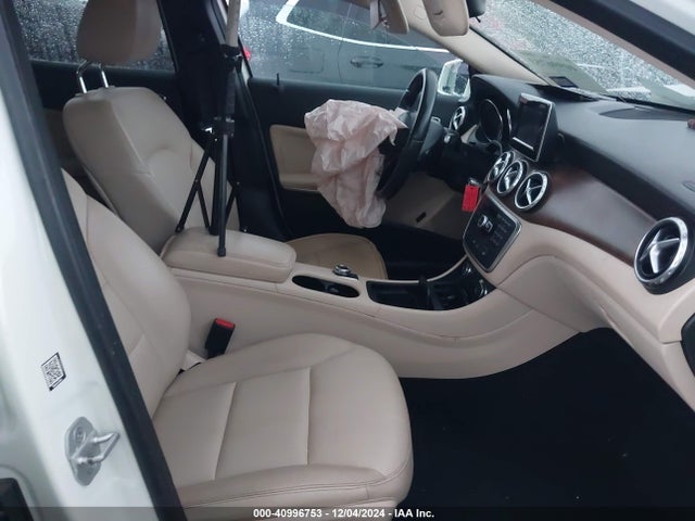 WDCTG4EB2FJ158931 Mercedes-Benz GLA 250