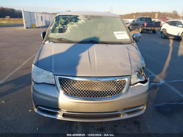 2C4RC1GG2ER345518 Chrysler Town & Country Limited