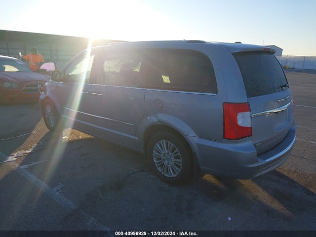 2C4RC1GG2ER345518 Chrysler Town & Country Limited
