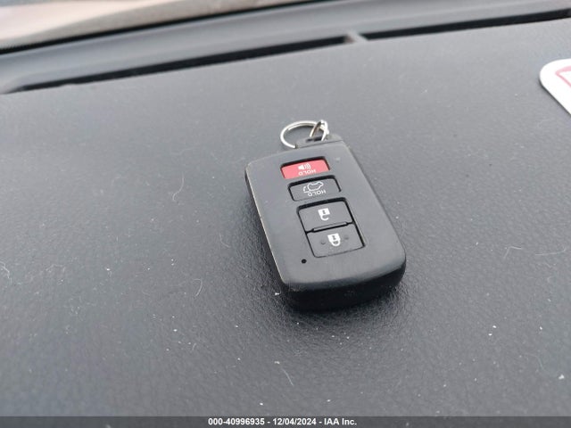 JTMJFREV3HJ123311 Toyota RAV4 SE