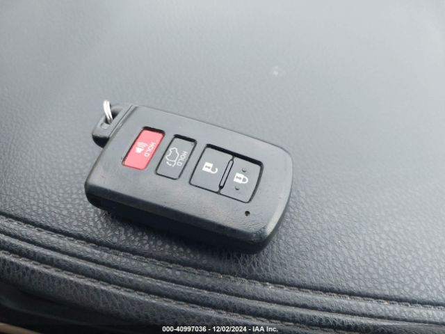 5TDKKRFH3FS109773 Toyota Highlander Xle V6
