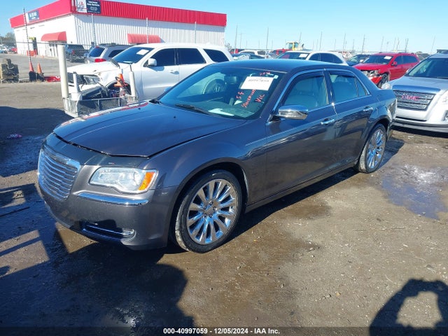Chrysler 300 Uptown Edition 2014 2C3CCAAG8EH343247 Image 2