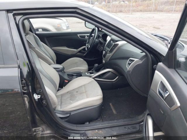 KMHTC6AD6EU201437 Hyundai Veloster Base W/gray