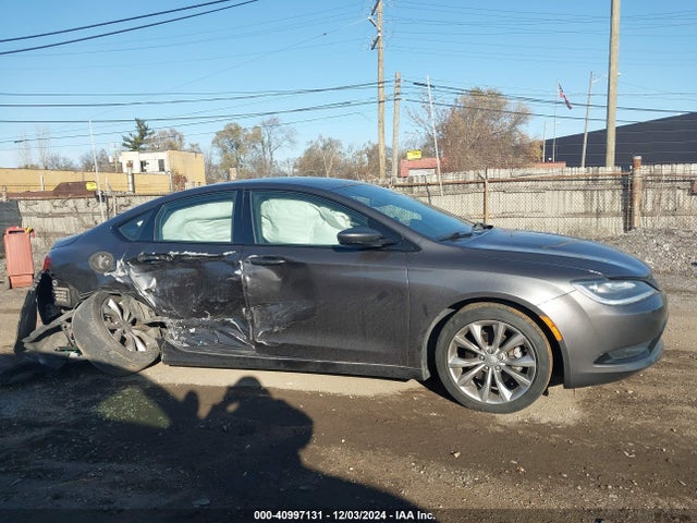 Chrysler 200 S 2015 1C3CCCBB7FN676241 Image 13