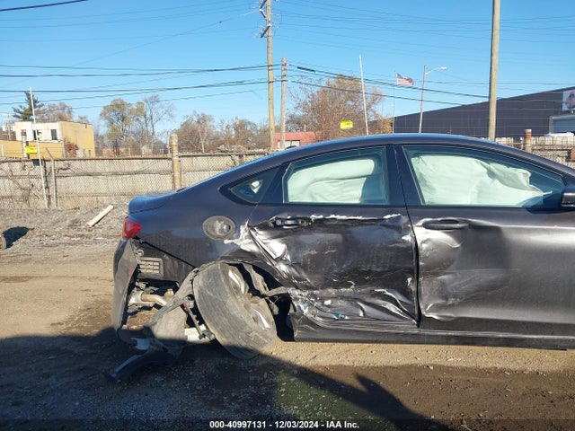 Chrysler 200 S 2015 1C3CCCBB7FN676241 Image 6