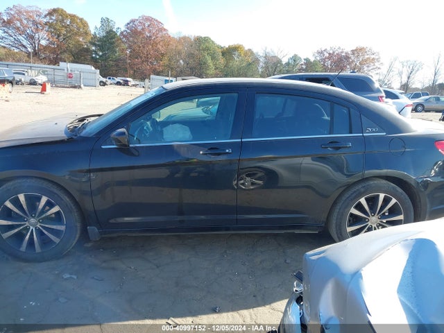 Chrysler 200 Touring 2014 1C3CCBBG5EN132079 Image 14