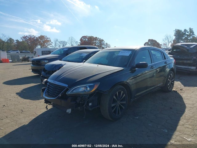 1C3CCBBG5EN132079 Chrysler 200 Touring