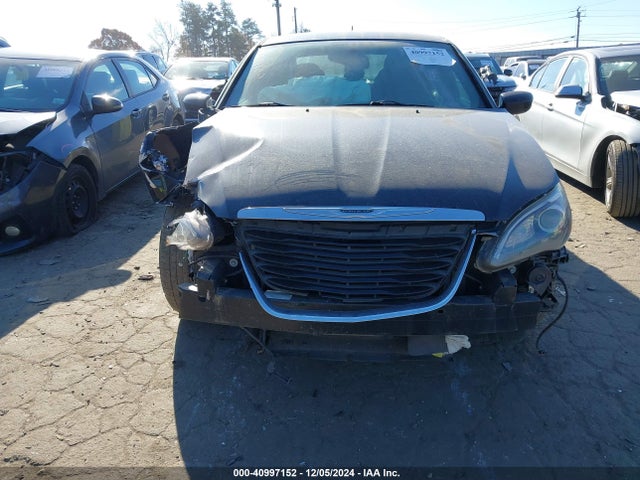 1C3CCBBG5EN132079 Chrysler 200 Touring