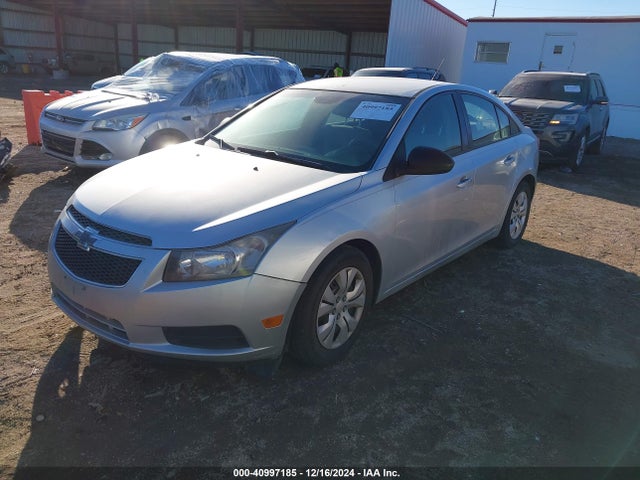 Chevrolet Cruze Ls Auto 2014 1G1PA5SH3E7488086 Image 2