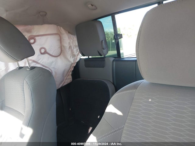 5TFRX5GN9GX063875 Toyota Tacoma Sr