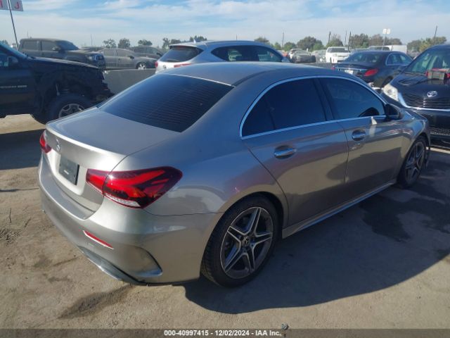W1K3G4EB7LJ226518 Mercedes-Benz A 220