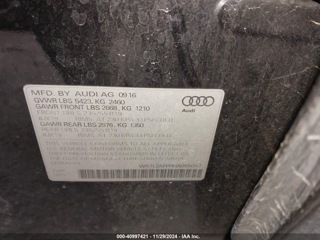 Audi Q5 2.0t Premium 2017 WA1L2AFP0HA055047 Image 9