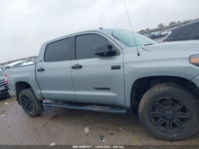 5TFDW5F10KX806993 Toyota Tundra Sr5 5.7l V8