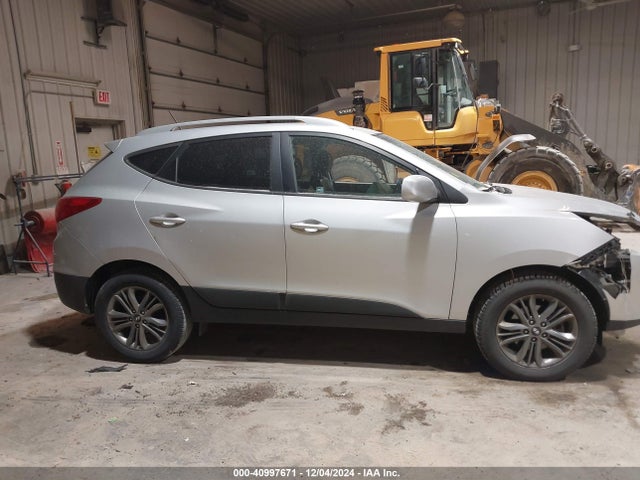 KM8JUCAG2EU800042 Hyundai TUCSON SE