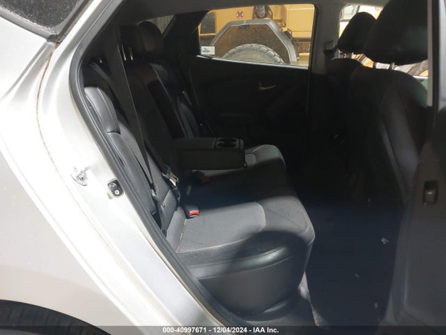 KM8JUCAG2EU800042 Hyundai TUCSON SE