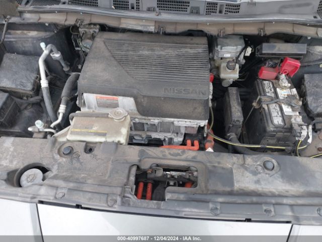 1N4AZ1CP7JC307356 Nissan LEAF SV