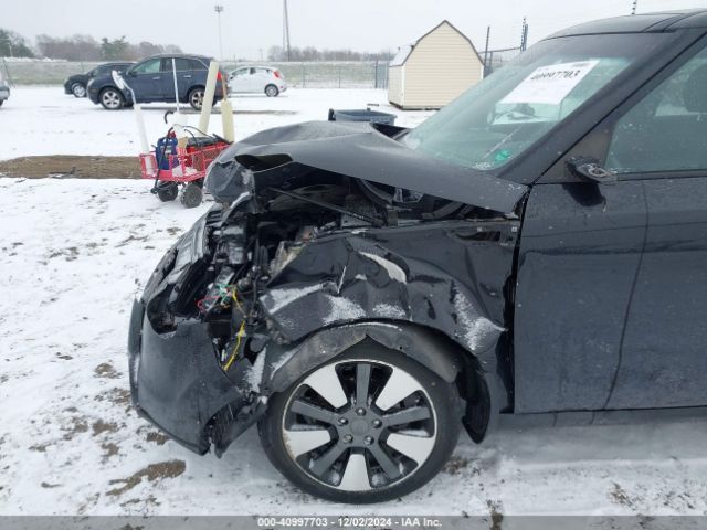KNDJX3A58F7121323 KIA Soul !