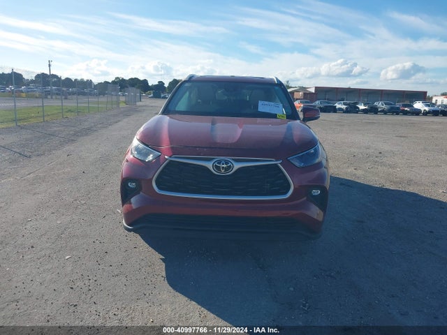 Toyota Highlander Xle 2022 5TDGZRAH8NS104818 Image 13