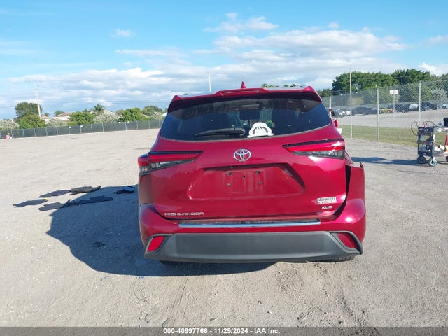 Toyota Highlander Xle 2022 5TDGZRAH8NS104818 Image 17