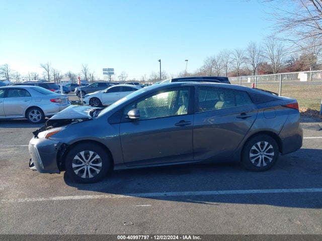Toyota Prius Xle Awd-e 2020 JTDL9RFU9L3014385 Image 13