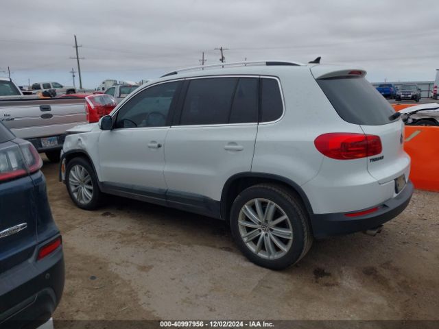 WVGAV7AX4FW558803 Volkswagen TIGUAN SE