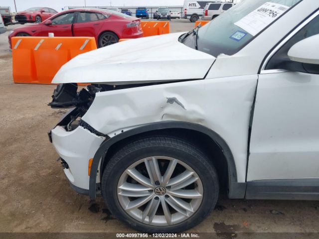WVGAV7AX4FW558803 Volkswagen TIGUAN SE