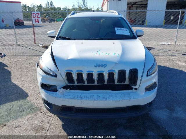 1C4PJLCB2GW288332 Jeep Cherokee Latitude