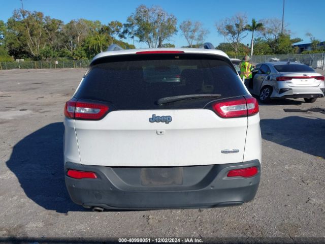1C4PJLCB2GW288332 Jeep Cherokee Latitude