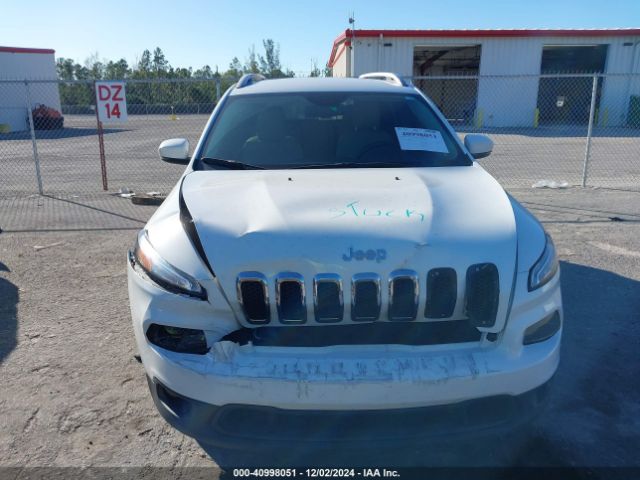 1C4PJLCB2GW288332 Jeep Cherokee Latitude