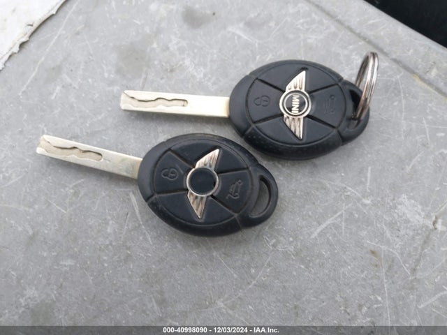 2007 MINI COOPER WMWRF33517TG16670 Photo 10